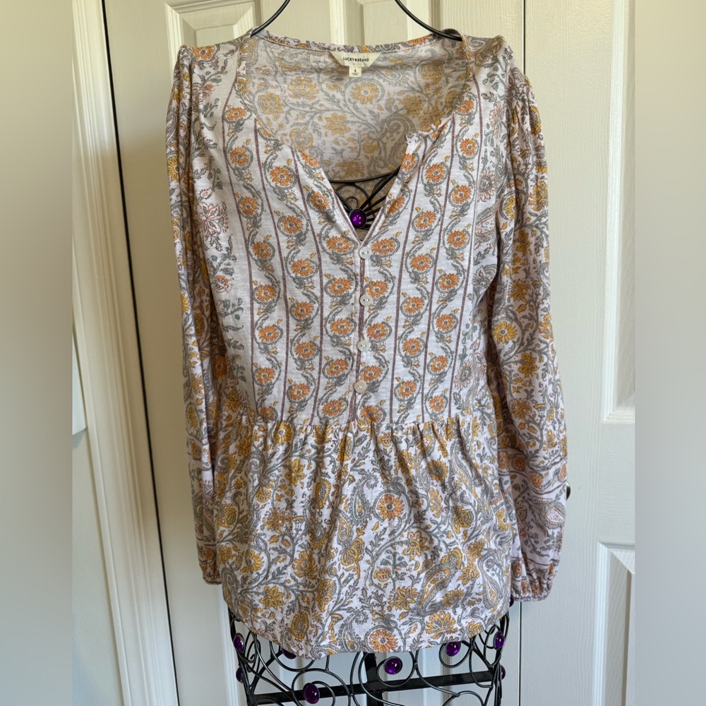 Lucky Brand boHo floral peplum Long Sleeve blouse.
S